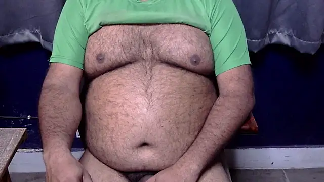 Snapshot of hairysubcub_70 chatting on February 4, 2026, 3:45 am hairysubcub 70 online show from February 4, 2026, 3:45 am