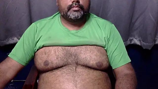 Snapshot of hairysubcub_70 chatting on February 23, 2026, 9:43 am hairysubcub 70 online show from February 23, 2026, 9:43 am