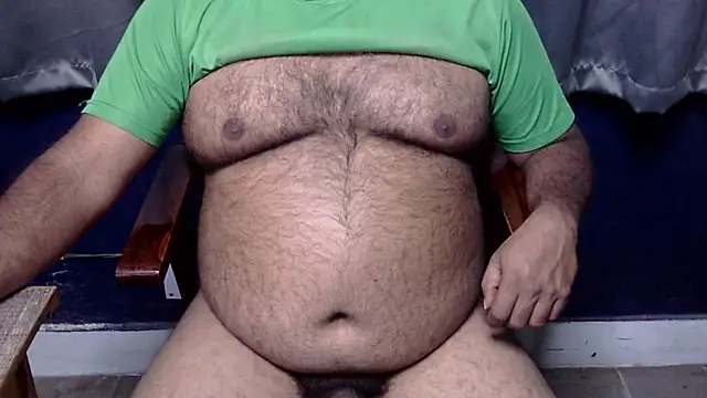 Snapshot of hairysubcub_70 chatting on February 19, 2026, 7:05 am hairysubcub 70 online show from February 19, 2026, 7:05 am