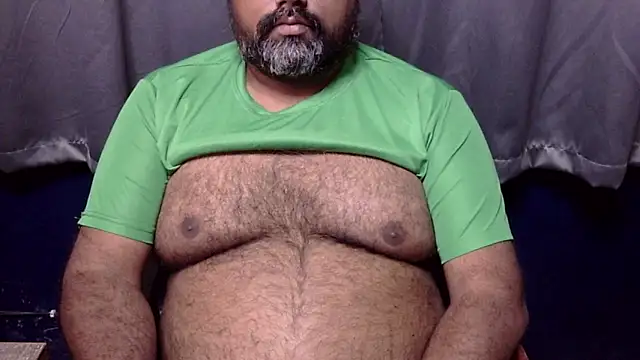 Snapshot of hairysubcub_70 chatting on January 18, 2026, 6:28 am hairysubcub 70 online show from January 18, 2026, 6:28 am