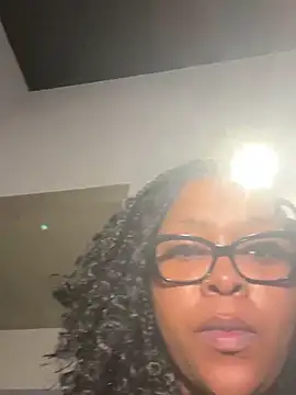 Snapshot of sexyTHANDO chatting on February 16, 2025, 2:42 am sexyTHANDO online show from February 16, 2025, 2:42 am