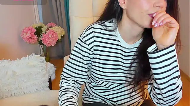 BellaAnna30 online show from February 12, 2025, 12:44 pm