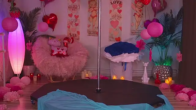 Snapshot of KittyCaitlin chatting on February 16, 2026, 11:35 pm KittyCaitlin online show from February 16, 2026, 11:35 pm