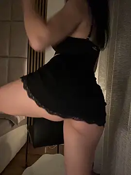 OIivia online show from April 16, 2026, 9:39 pm