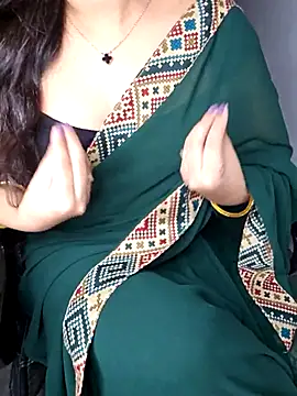 Snapshot of aliyaah_singh chatting on October 15, 2025, 5:32 pm aliyaah singh online show from October 15, 2025, 5:32 pm