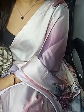 Snapshot of aliyaah_singh chatting on January 6, 2026, 5:28 pm aliyaah singh online show from January 6, 2026, 5:28 pm