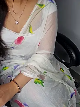 Snapshot of aliyaah_singh chatting on March 2, 2026, 5:31 pm aliyaah singh online show from March 2, 2026, 5:31 pm