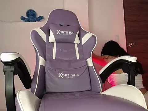 cutie and slutty online show from October 14, 2025, 1:12 pm