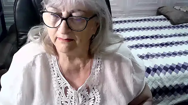 LolkaAlyss online show from November 14, 2025, 9:40 pm