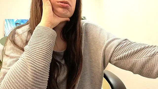 BattyMoll online show from October 25, 2025, 3:12 pm