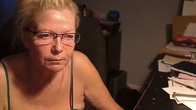 XTRAHORNYONE online show from March 1, 2025, 2:48 am