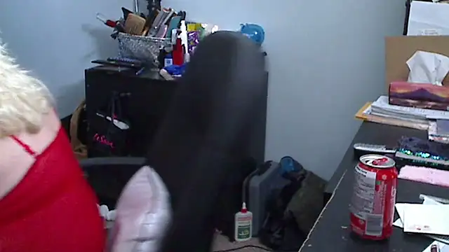 XTRAHORNYONE online show from February 25, 2025, 4:04 pm