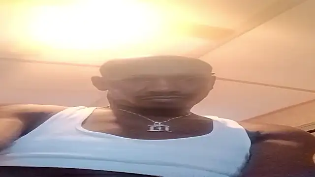 RinsingWood84 online show from December 20, 2025, 7:17 pm