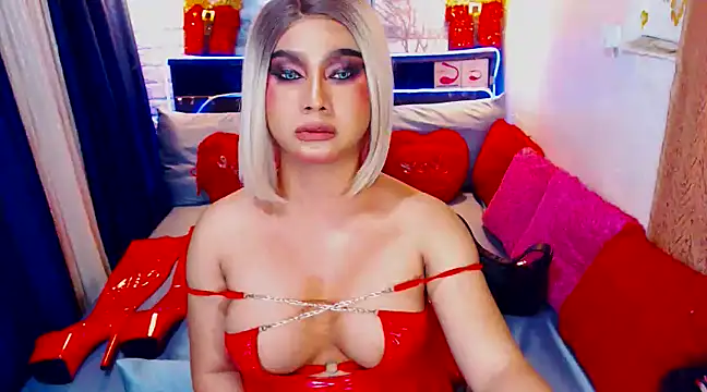 Snapshot of TsGoddessNhicolle chatting on February 3, 2025, 6:13 am TsGoddessNhicolle online show from February 3, 2025, 6:13 am