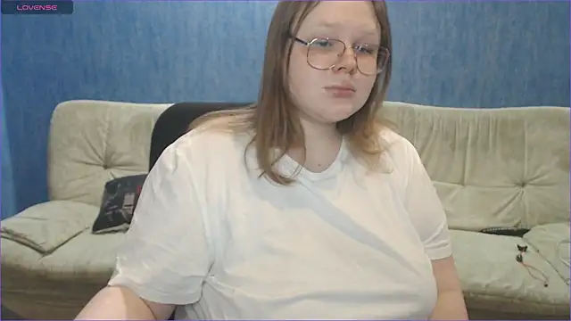 Touch me more please online show from March 12, 2025, 8:41 pm