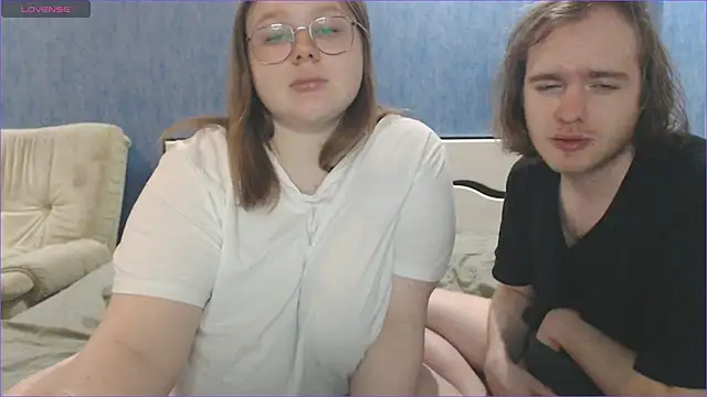 Touch me more please online show from February 21, 2025, 5:42 pm