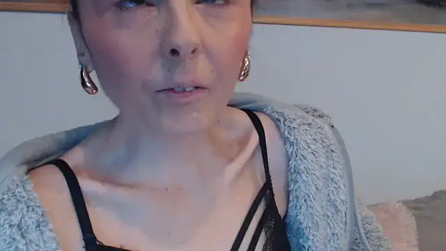 Snapshot of cleophee chatting on January 17, 2026, 8:07 am cleophee online show from January 17, 2026, 8:07 am