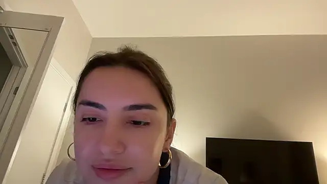 Snapshot of everybody_loves_pussy chatting on December 19, 2025, 10:23 pm everybody loves pussy online show from December 19, 2025, 10:23 pm