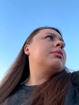 Sara Slow online show from September 26, 2025, 3:52 pm