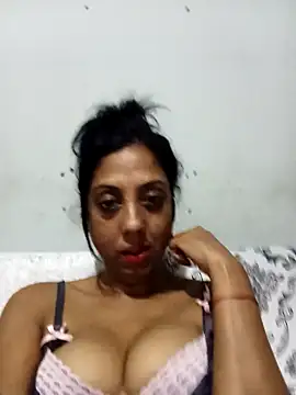 Mahi4luv online show from April 15, 2026, 9:48 pm