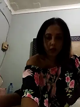Snapshot of Mahi4luv chatting on April 26, 2026, 7:44 pm Mahi4luv online show from April 26, 2026, 7:44 pm