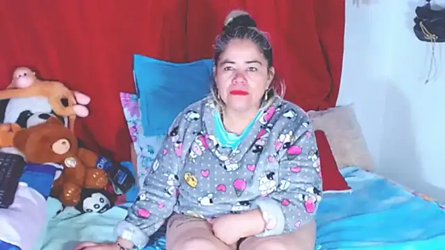 estrellita fugaz16x online show from October 31, 2025, 5:04 am