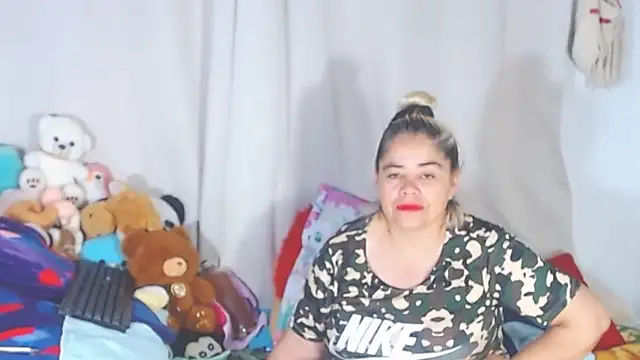 estrellita fugaz16x online show from September 15, 2025, 3:40 am