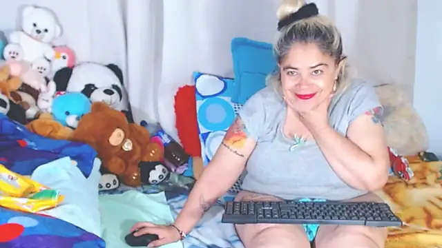 estrellita fugaz16x online show from September 28, 2025, 10:50 pm