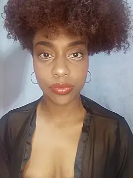 thaimy  online show from November 27, 2025, 3:07 am