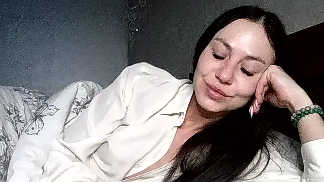 JulianaGold1 online show from February 20, 2026, 5:37 am