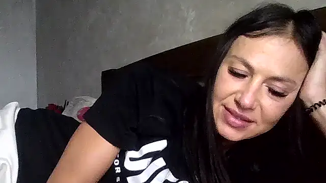 Snapshot of JulianaGold1 chatting on September 30, 2025, 4:35 pm JulianaGold1 online show from September 30, 2025, 4:35 pm