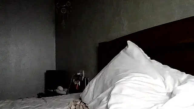 Snapshot of JulianaGold1 chatting on January 5, 2026, 9:40 pm JulianaGold1 online show from January 5, 2026, 9:40 pm