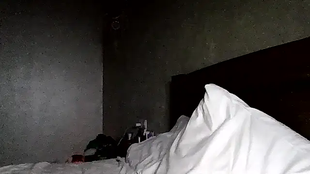 Snapshot of JulianaGold1 chatting on January 10, 2026, 9:43 pm JulianaGold1 online show from January 10, 2026, 9:43 pm