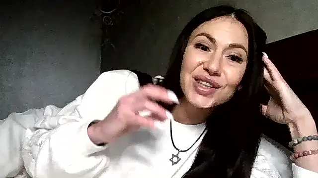 Snapshot of JulianaGold1 chatting on December 19, 2025, 8:44 pm JulianaGold1 online show from December 19, 2025, 8:44 pm