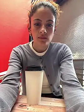 alana15 online show from April 11, 2026, 9:29 pm