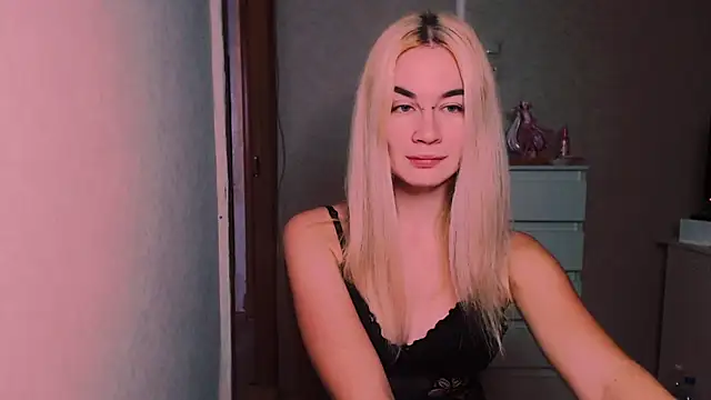 xxxcharismaaa online show from October 28, 2025, 6:51 pm