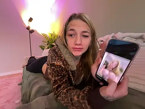 chloetease online show from December 16, 2025, 5:17 pm