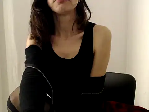 Snapshot of LadyJoanX chatting on February 1, 2026, 10:41 pm LadyJoanX online show from February 1, 2026, 10:41 pm