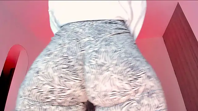 angiebutt online show from March 25, 2026, 9:19 am