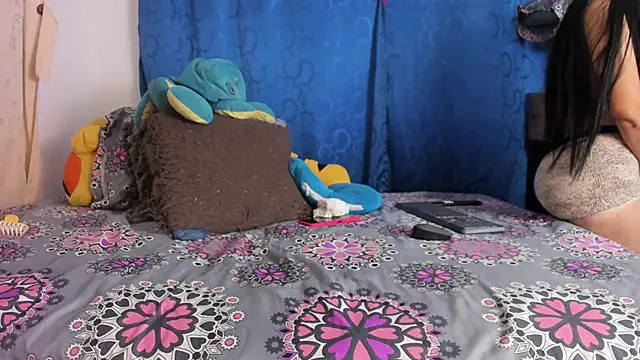 Snapshot of BlowMommy_ chatting on February 6, 2026, 11:39 am BlowMommy online show from February 6, 2026, 11:39 am