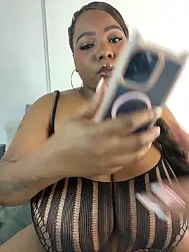 Snapshot of angelGgold chatting on May 15, 2026, 12:36 pm angelGgold online show from May 15, 2026, 12:36 pm