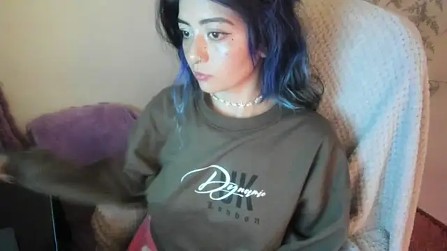 Sammysammy  online show from December 14, 2025, 10:15 pm