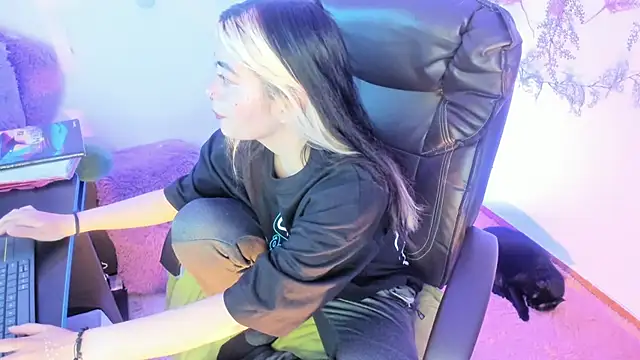 Sammysammy  online show from February 9, 2025, 2:06 am