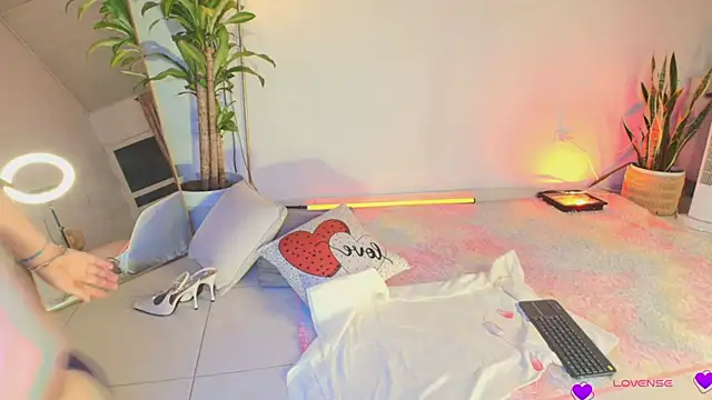 erotik lady online show from March 17, 2026, 2:25 am