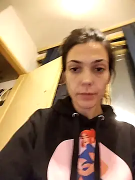 Snapshot of JoLeNe27 chatting on December 1, 2025, 6:31 pm JoLeNe27 online show from December 1, 2025, 6:31 pm