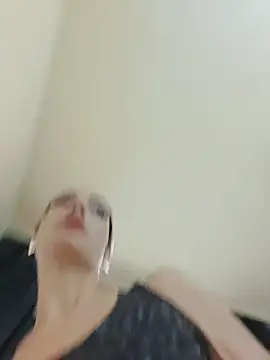 Snapshot of JoLeNe27 chatting on December 17, 2025, 7:02 am JoLeNe27 online show from December 17, 2025, 7:02 am