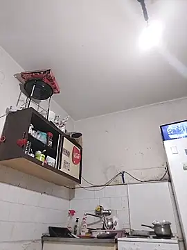 Snapshot of JoLeNe27 chatting on November 18, 2025, 6:33 pm JoLeNe27 online show from November 18, 2025, 6:33 pm