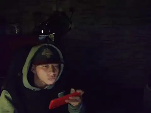 yefersonsijajaj online show from November 18, 2025, 4:49 am