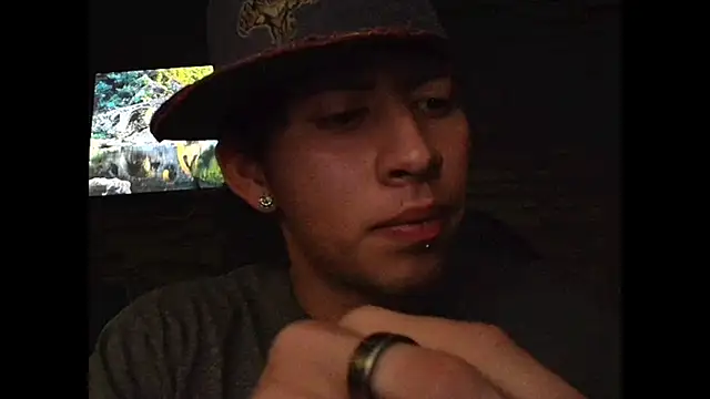 yefersonsijajaj online show from October 26, 2025, 3:29 am