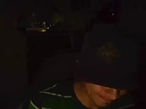 yefersonsijajaj online show from October 30, 2025, 5:28 am